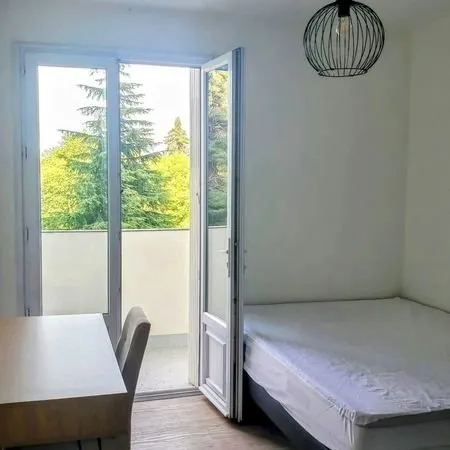 TALENCE, 2 chambres libres, colocation meublée 4 chambres et 2 salles d'eau, 2 WC, appt 87m2