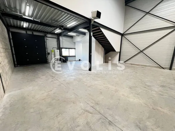 Local d'activité 292 m²