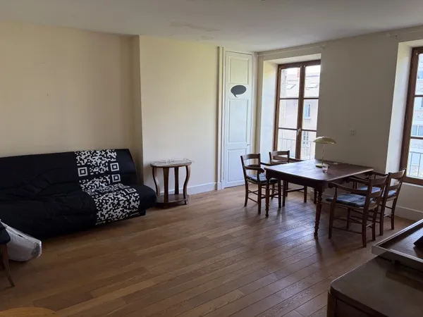 Appartement 2 pièces 50m² hyper centre ville chatellerault