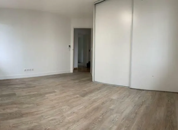 Local commercial Saint Jean 15.87 m2 + espaces communs