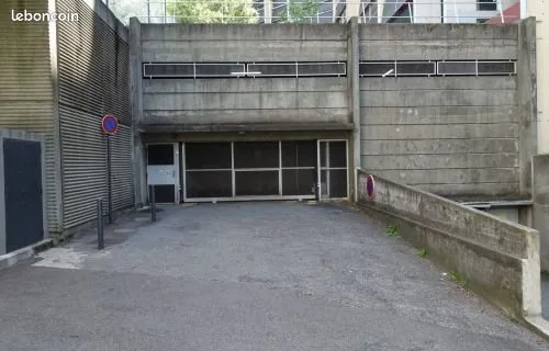 Box/parking