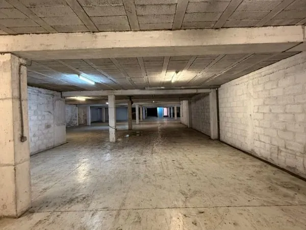 Immeuble industriel 1000 m²