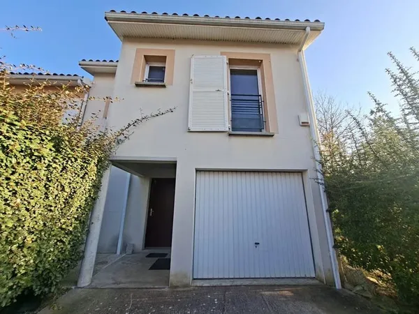 Maison avec jardin et garage