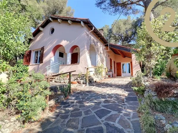 EXCLUSIVITE SAINT-AYGULF Villa 5 pièces de plain-pied