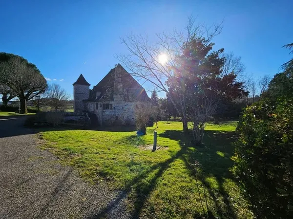 Maison 9 pièces 243 m²