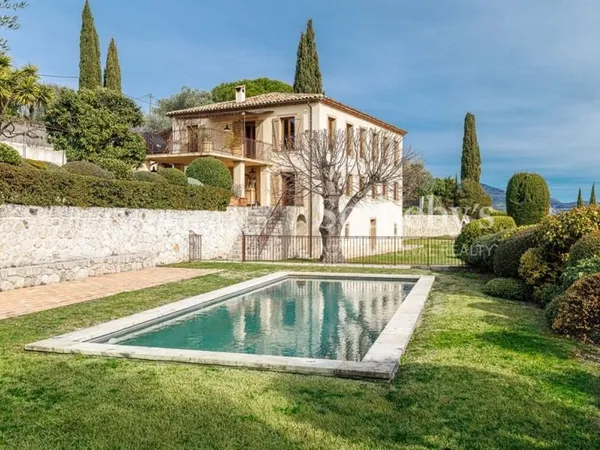 Bastide niçoise rénovée avec piscine à vendre à Gairaut, Nice :