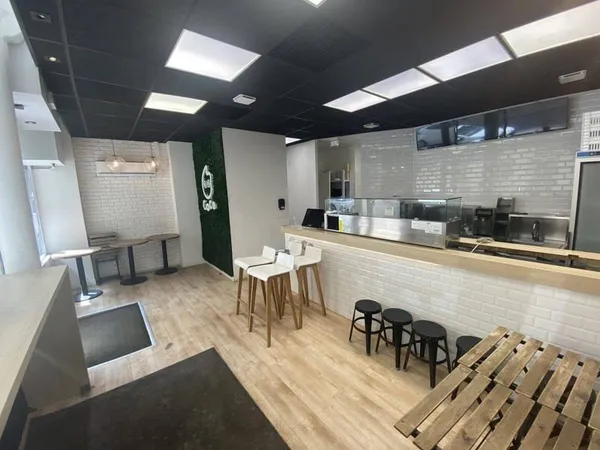 Boutique 2 pièces 75 m²