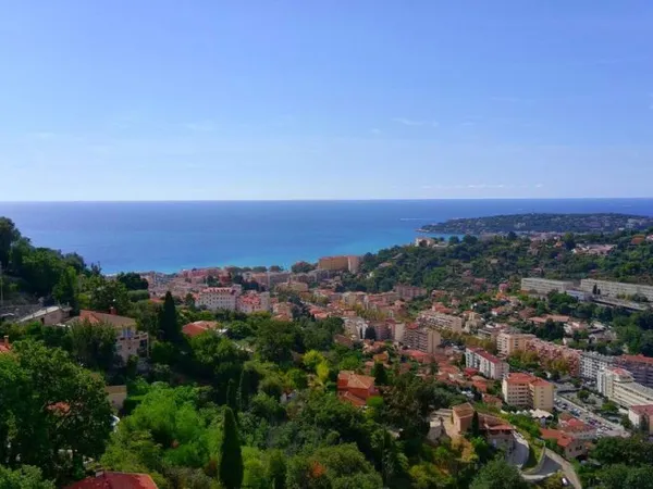 Menton, annonciade, immeuble, maison divisé en 3 appartements ,vue mer et montagnes,terrain 4208 m2