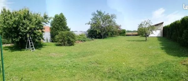 Terrain constructible 669m² avec bâtiment parpaings 20m²à 15 km DIJON Nord