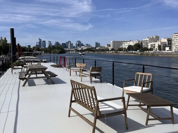 Vends péniche - 240m²