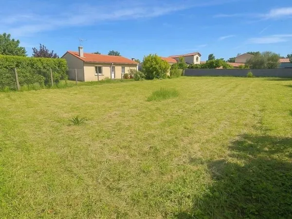 Terrain constructible 573 m²