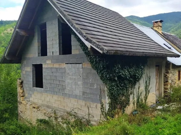 MAISON A FINIR