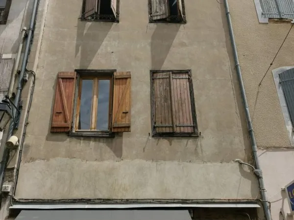 Immeuble de rapport 3 appartements et un local commercial so