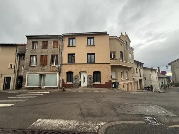 Maison de 13 pièces de 422 m² à Saint-Héand