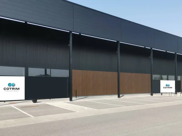 Local commercial 359 m²
