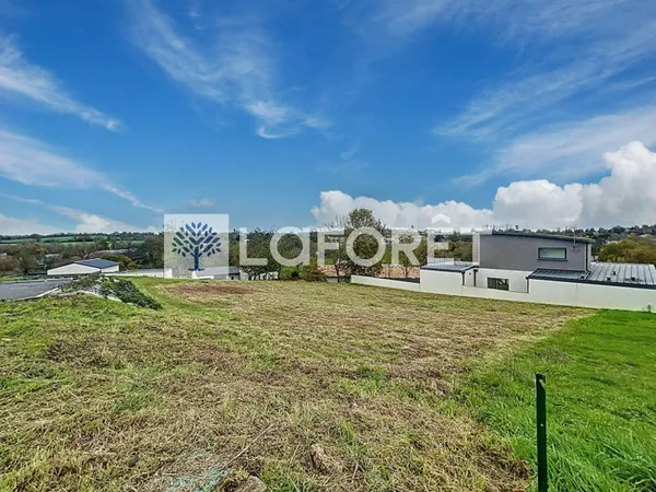 Terrain 823 m²