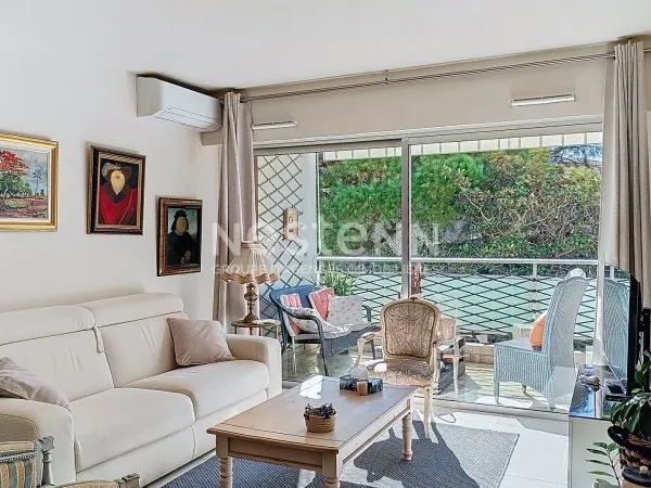 Charmant appartement 2 pièces rénové au coeur de Cannes