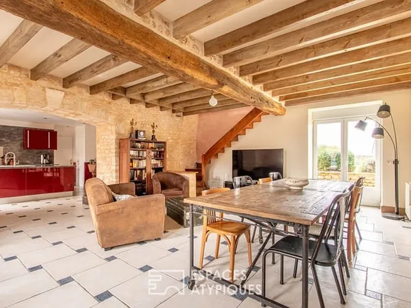Commanderie du XIVème siècle avec maison principale et gîte de charme