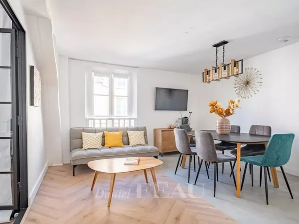 SAINT-GERMAIN-EN-LAYE - HYPER CENTRE - TOTALEMENT RENOVE