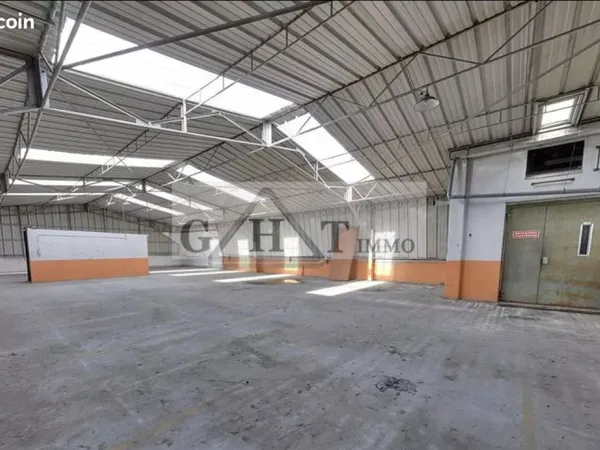 Bureau 1220 m²