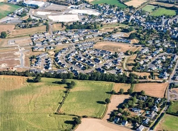 Terrain à bâtir de 422 m² à LA MEMBROLLE-SUR-LONGUENEE (49)
