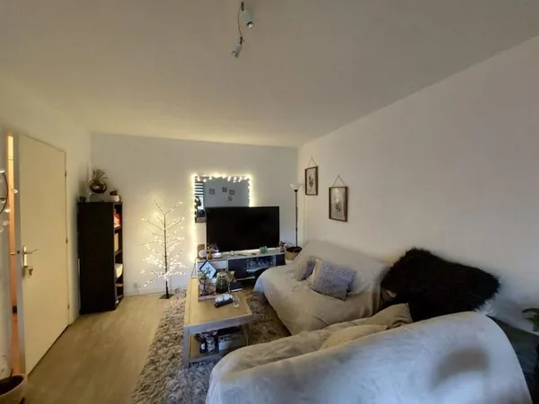A LOUER - AGENCE GIBOIRE - APPARTEMENT T2 AVEC PARKING COUVERT - RENNES BEAULIEU