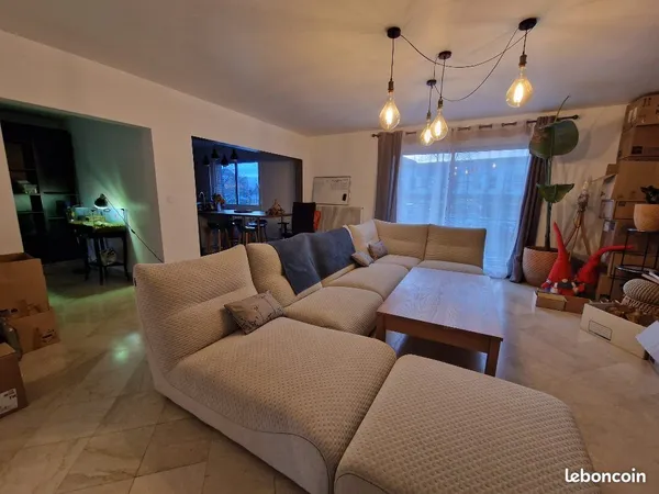 MAISON A LOUER ST BARTHELEMY 1260 euros