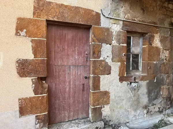 À 10 minutes de Sancerre, dans un hameau discret où le silen