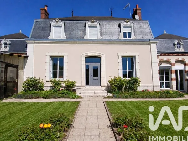 Maison 8 pièces 230 m²