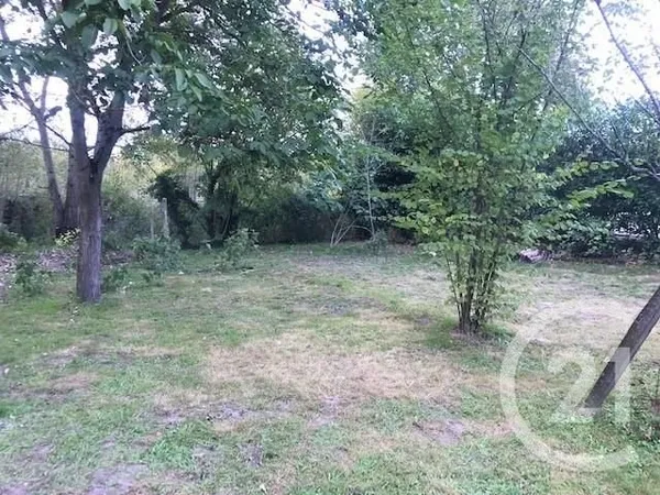 Terrain 680 m²