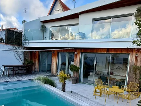 Villa d'architecte avec piscine - Les Présidents