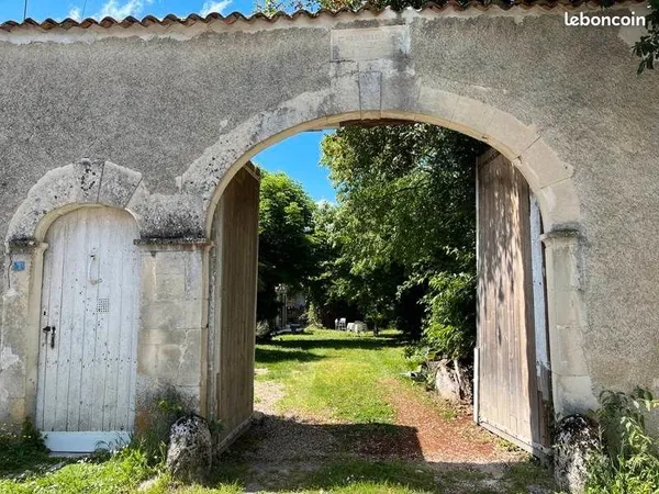 Maison 10 pièces 320 m²