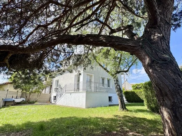 Maison 8 pièces 130 m²