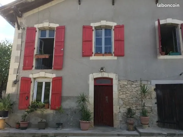 Maison indépendante sur grand terrain