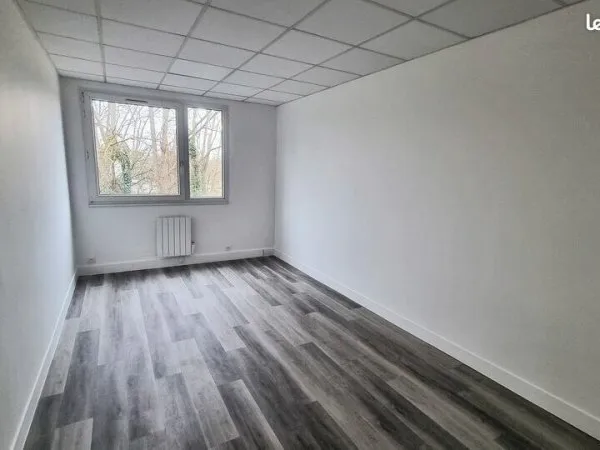 BUREAUX 15 m² EVRY-COURCOURONNES