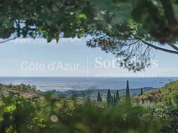 Villa provençale avec vue mer à vendre près de Saint-Tropez Cô