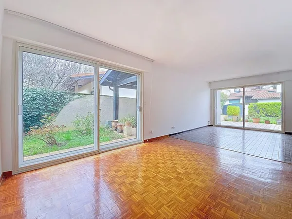 Maison 5 pièces de 137m² sur un terrain de 368m² à vendre en exclusivité au centre-ville de Ramonvil