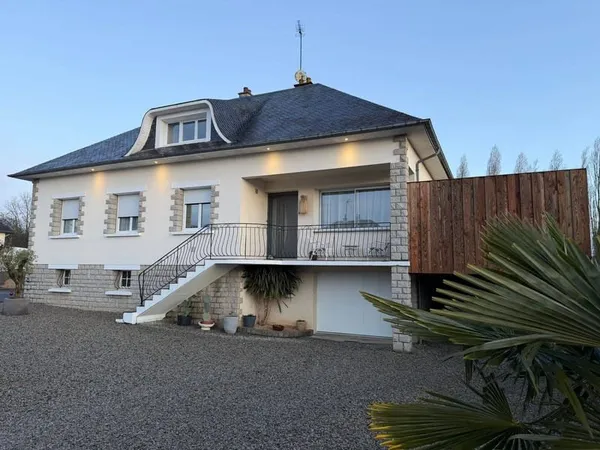 Maison 9 pièces 215 m²