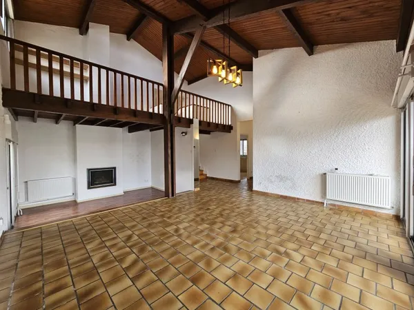 VILLA D'ARCHITECTE QUINT T5