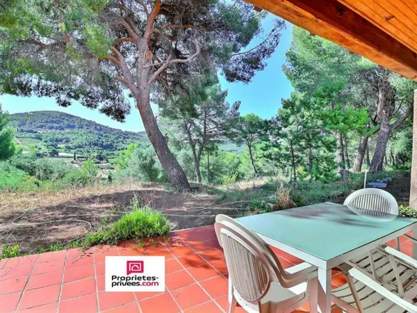 Maison La Cadiere D Azur 5 pièce(s) 125 m2 - Garage et Dépendance