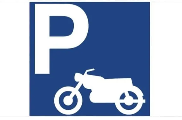 Place de parking moto