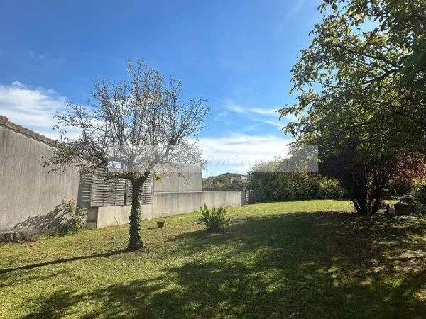 Land CONSTRUCTIBLE Cognac 3 Kms 550 m2