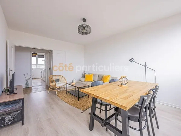 NANTES--APPARTEMENT--71 m²--4 PIECES--LUMINEUX--STATIONNEMENT--PROCHE COMMODITES