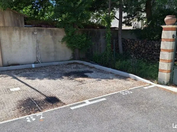 Stationnement Location Villeneuve-lès-Avignon   60€