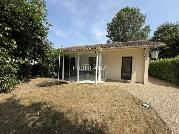 Maison à vendre de 90m2, 2 chambres avec vue exceptionnelle sur l'Isle à St Médard de Guizières