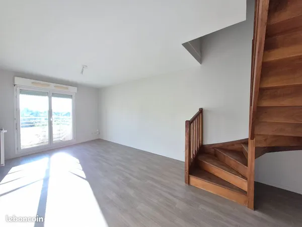 Lumineux duplex 3 pièces - refait à neuf