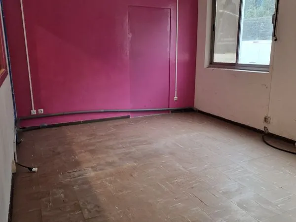 Bureaux a louer locaux garages containeur stockage