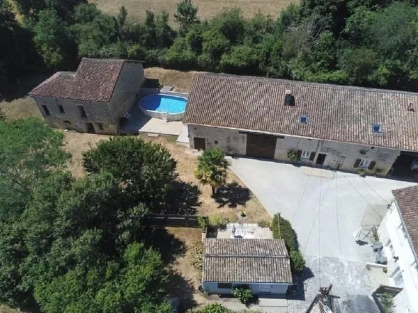 Maison Vente Civray 9p 240m² 249950€