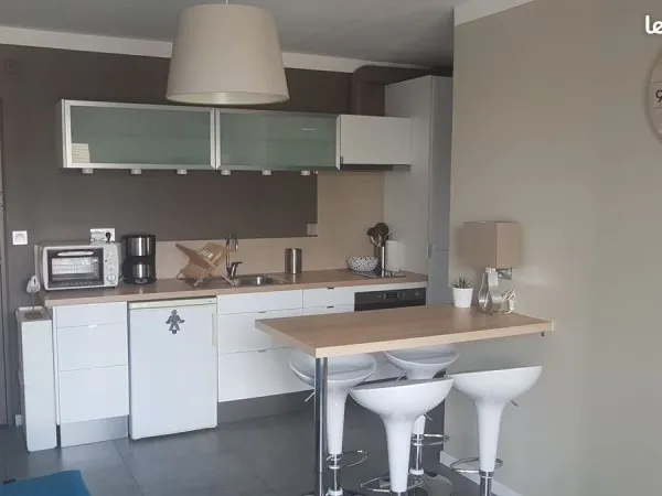 Mi mai début juillet Meublé T2 traversant Carnon plage 200m plage pk privé