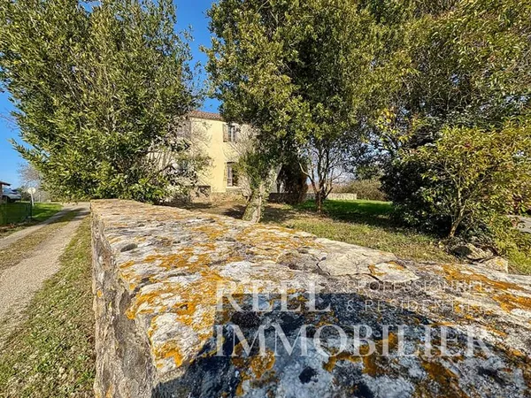 Maison Gasconne à rénover dans un village Gersois